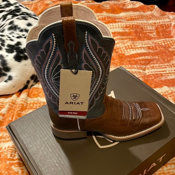 New with tags, never worn - Picture 2 of 4